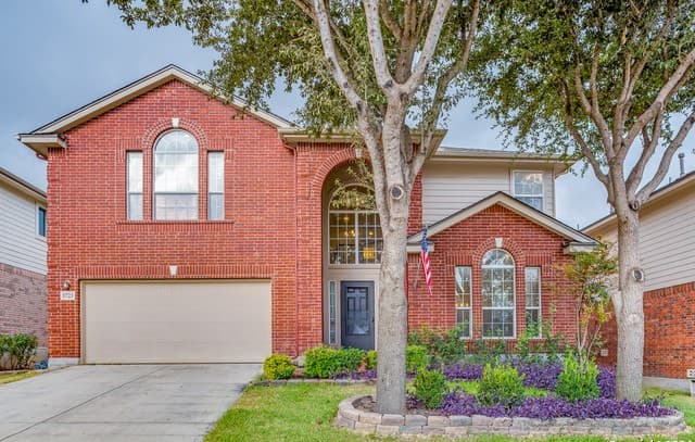 5-bedroom rental at 5723 White Oak Cv in San Antonio TX