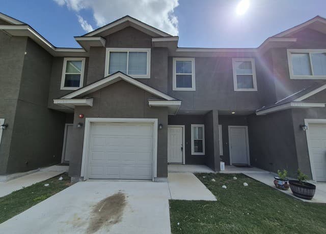 3-bedroom rental at 13211 Reid Meadows in Live Oak TX
