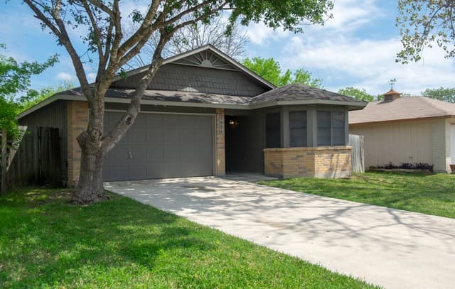 3-bedroom rental at 9826 Meadow Branch in Converse TX