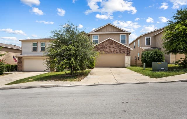 3-bedroom rental at 11713 Silver Sky in San Antonio TX