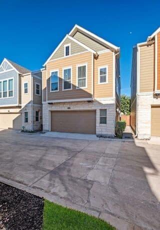 3-bedroom rental at 2009 Mccullough Ave in San Antonio TX