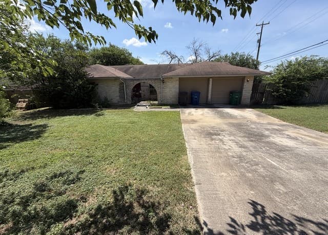 3-bedroom rental at 5802 Oak Country Way in San Antonio TX