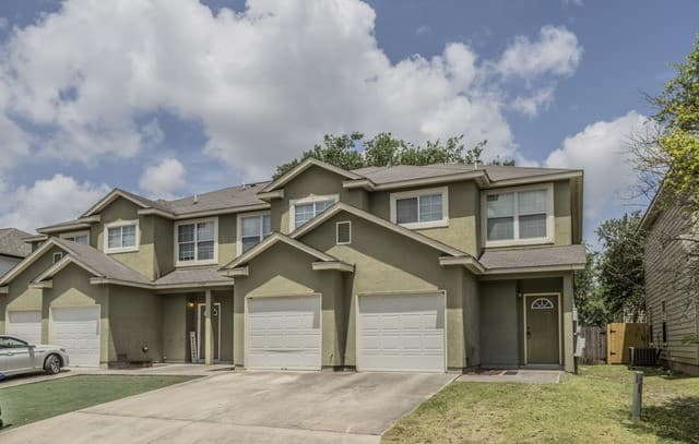 3-bedroom rental at 7807 Kingsbury Way Unit 1 in San Antonio TX