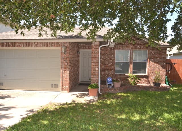3-bedroom rental at 11116 Vollmer Ln in San Antonio TX