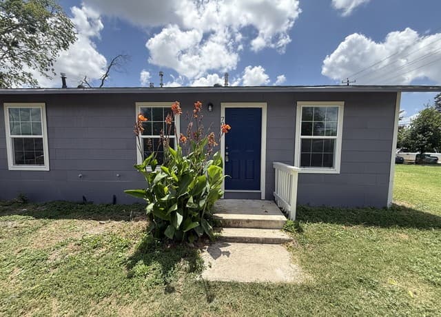 1-bedroom rental at 707 Crockett Dr in Universal City TX