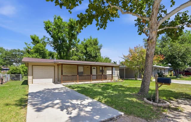 3-bedroom rental at 114 Karm St in Castroville TX