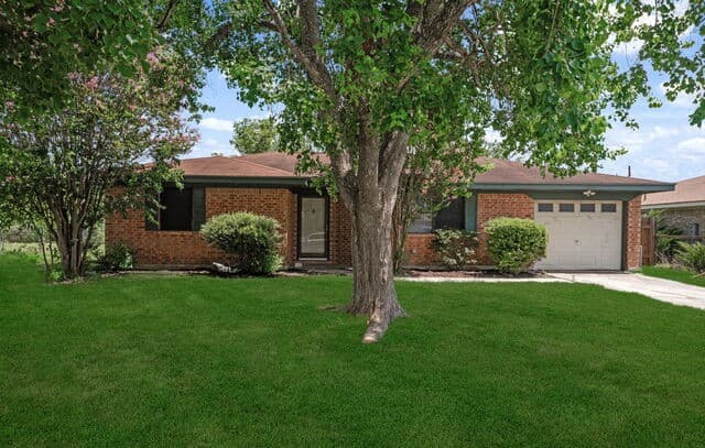 2-bedroom rental at 306 Meadow Dr in Marion TX