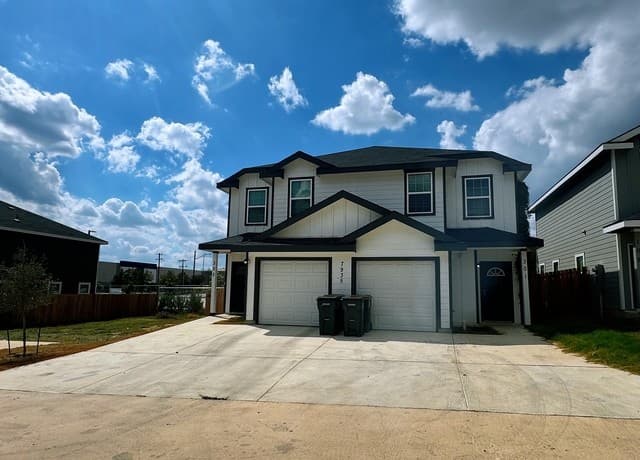 3-bedroom rental at 7935 Dial Ike Unit UNIT 25 in San Antonio TX