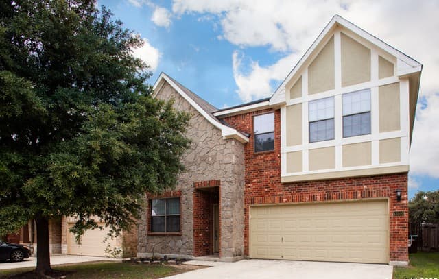 3-bedroom rental at 13910 Bella Donna in San Antonio TX