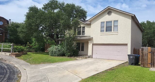 4-bedroom rental at 10614 Stonecreek Place in San Antonio TX