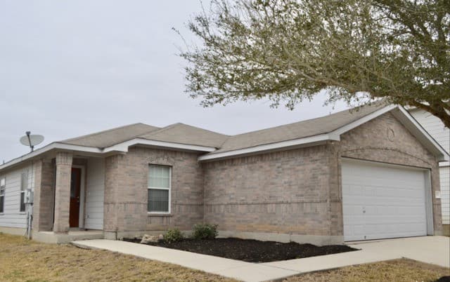 3-bedroom rental at 304 Cattle Run in Cibolo TX