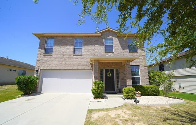3-bedroom rental at 740 Fountain Gate in Cibolo TX
