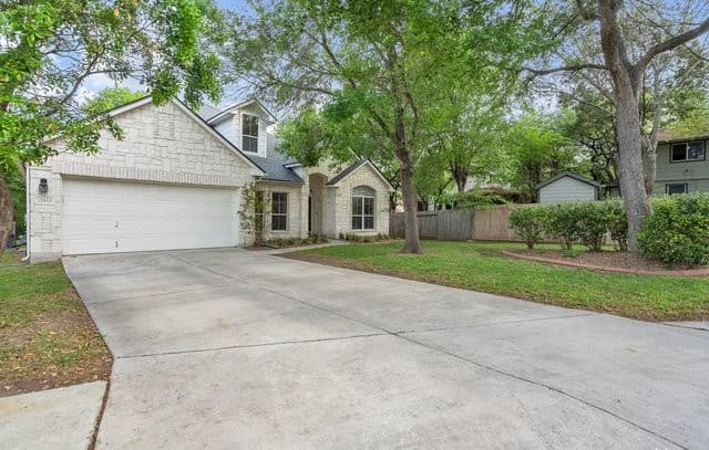 3-bedroom rental at 13443 Blackstone in Universal City TX