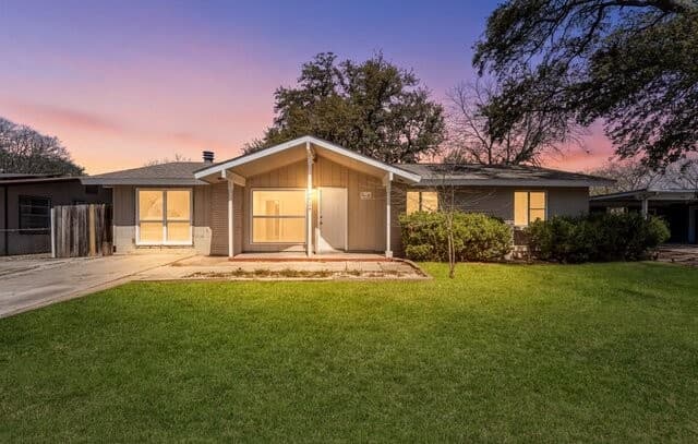 3-bedroom rental at 5035 Village Crest in San Antonio TX
