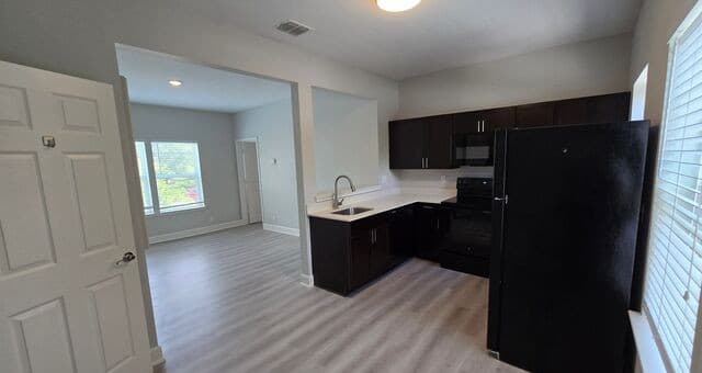 1-bedroom rental at 503 W Kings Hwy Unit 202 in San Antonio TX