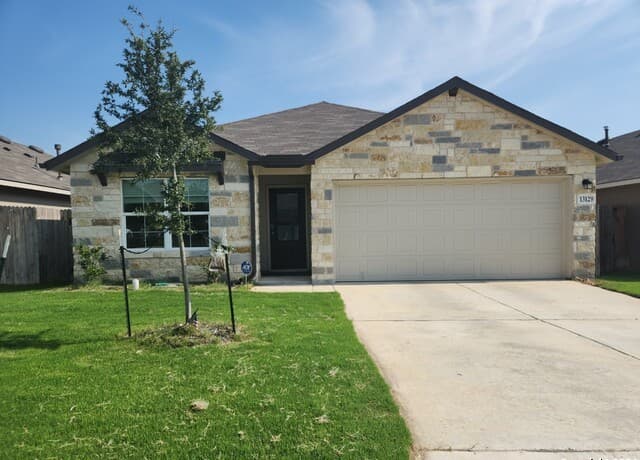 4-bedroom rental at 13129 Whisper Bend in San Antonio TX