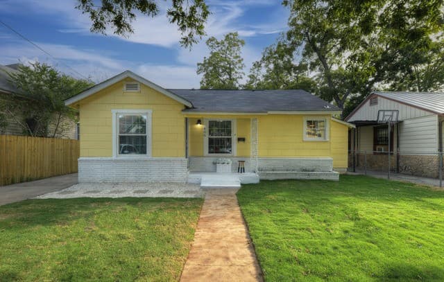 2-bedroom rental at 406 McKinley Ave in San Antonio TX