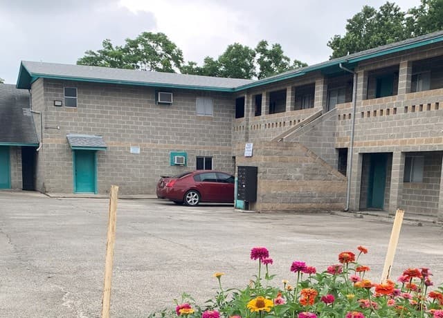 1-bedroom rental at 122 Roundtree Ln Unit 5 in San Antonio TX