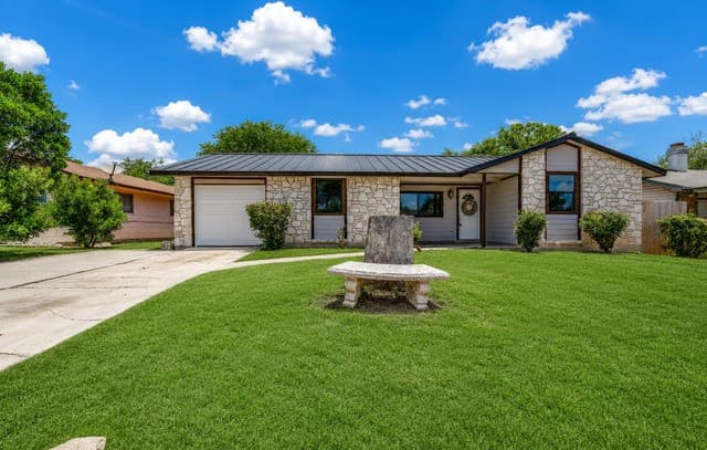 3-bedroom rental at 504 Willow Dr in Converse TX