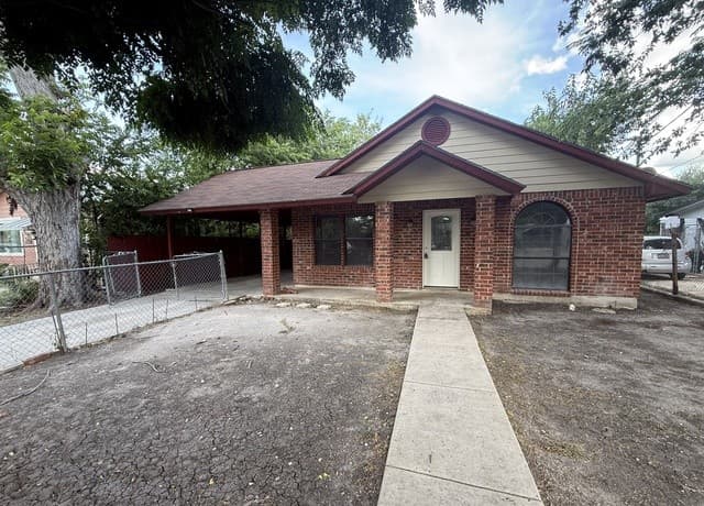 3-bedroom rental at 918 W Harding Blvd in San Antonio TX