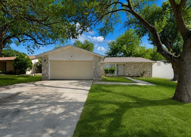 3-bedroom rental at 7678 Tarrasa in San Antonio TX