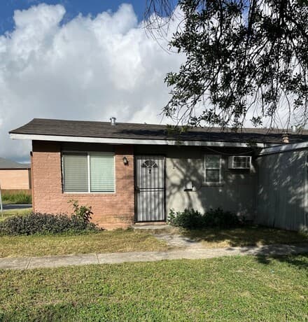 1-bedroom rental at 7115 Glen Ter Unit 2 in San Antonio TX