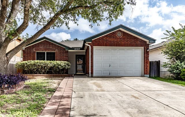 2-bedroom rental at 10343 Lion Chase in San Antonio TX