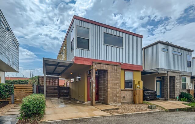 2-bedroom rental at 126 E Myrtle St in San Antonio TX