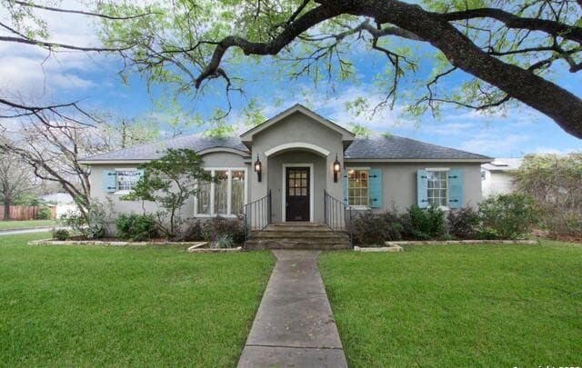 3-bedroom rental at 188 Claywell Dr in Alamo Heights TX