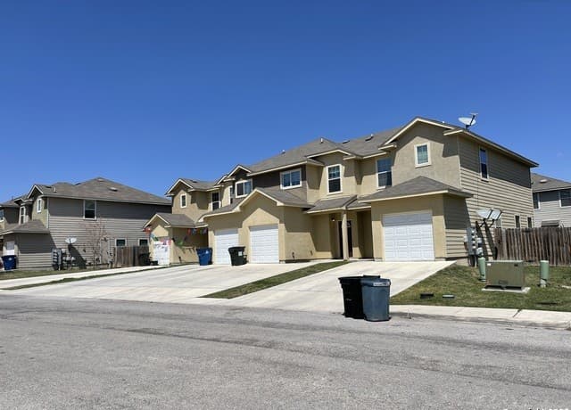 3-bedroom rental at 16828 Showdown Path Unit 3 in Selma TX