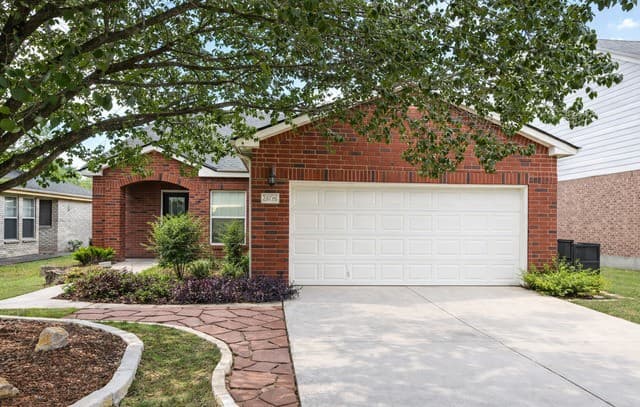 3-bedroom rental at 24726 Crescent Run in San Antonio TX