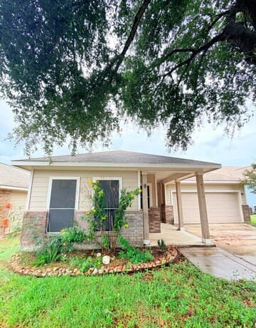 3-bedroom rental at 6711 Buckhorn Cliff in San Antonio TX