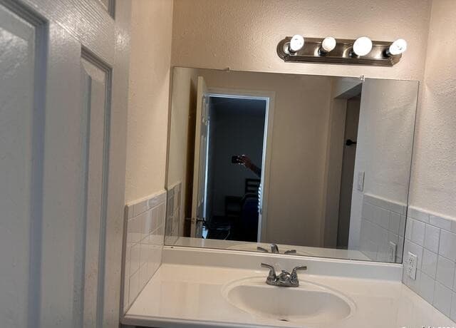 2-bedroom rental at 7322 Oak Manor Dr Unit 12 in San Antonio TX