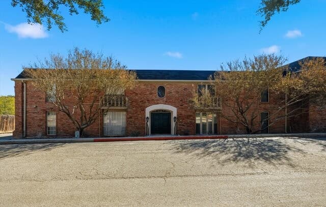 3-bedroom rental at 7500 Callaghan Unit APT 337 in San Antonio TX