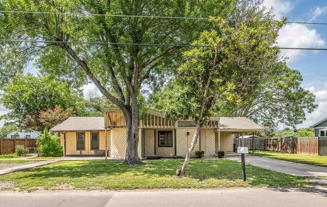 3-bedroom rental at 170 Sinclair Rd in San Antonio TX