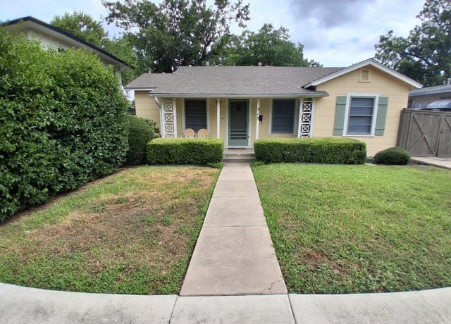 2-bedroom rental at 315 W Ridgewood Ct in San Antonio TX