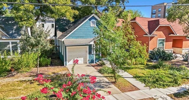 2-bedroom rental at 749 E Ashby Pl in San Antonio TX