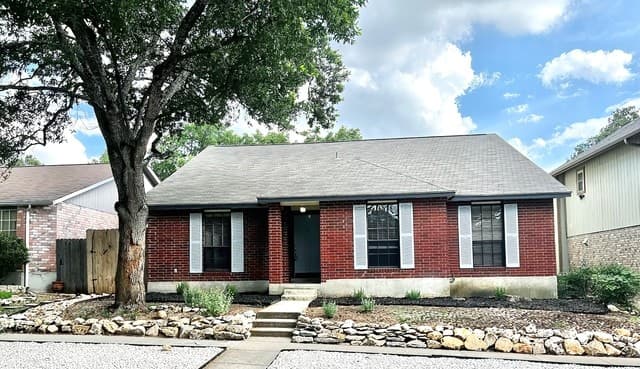 3-bedroom rental at 5758 Cedar Cv in San Antonio TX