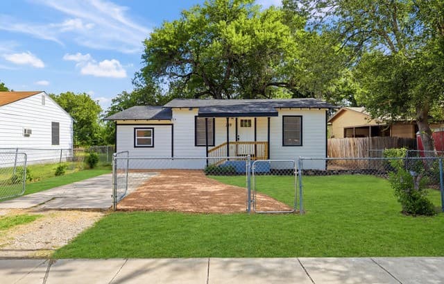 3-bedroom rental at 219 La Manda Blvd in San Antonio TX